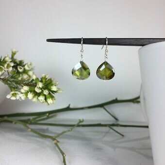 Alternative view of 12mm Black Faceted Flat Sweetheart Drop Cubic Zirconia Crystals Beads