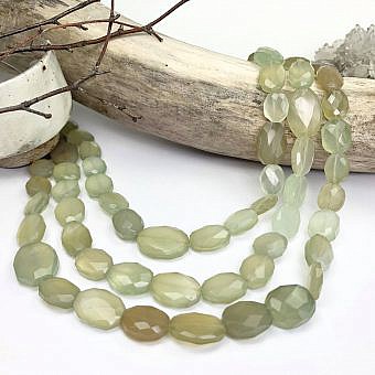 13x20mm Irregular Faceted Oval Green Chalcedony Beads