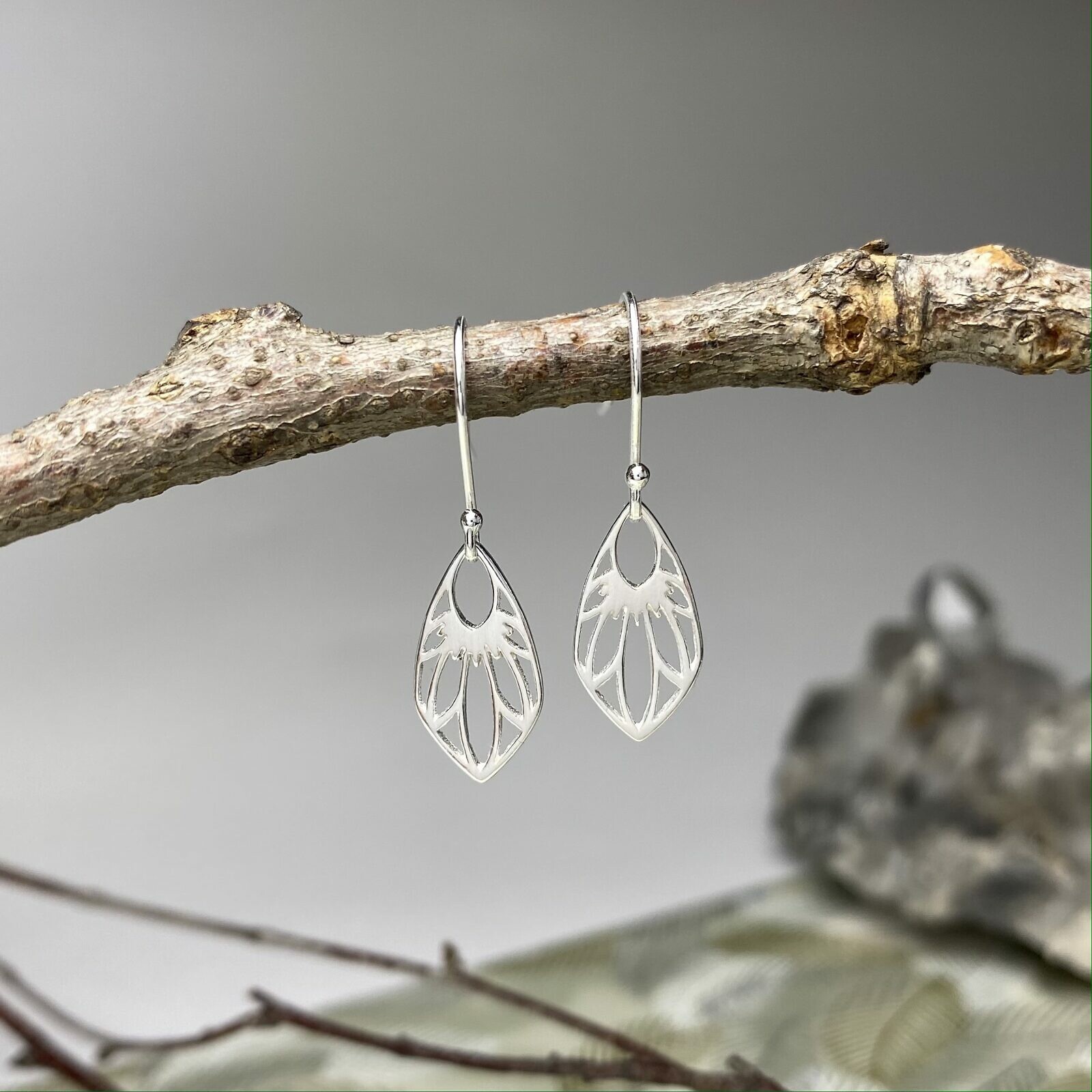 Small Wild Flower Shield Sterling Silver .925 Amoracast - Connectors Pendants Charms - Image 2