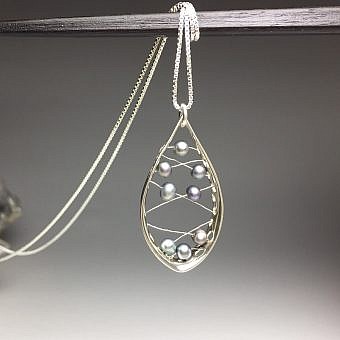 Alternative view of Cobblestone Lantern Frame Sterling Silver .925 Amoracast