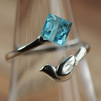 Alternative view of Cloudy Skies Magpie Adjustable Bird Ring Size 4-10 Sterling Silver .925 Amoracast
