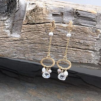 Alternative view of Small Twist Organic Oval Frame Brushed 14kt Gold Vermeille Amoracast - Pendants Charms