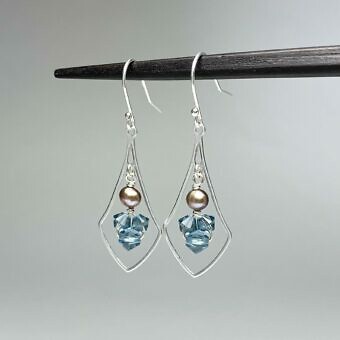 Alternative view of Deco Bell Drop Frame Sterling Silver .925 Amoracast