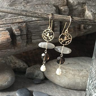 Alternative view of Finch in a Tree Bird Round Frame Brushed 14kt Gold Vermeille Amoracast - Pendants Charms