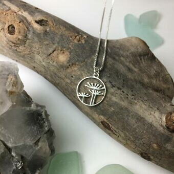 Alternative view of Queen Anne's Lace Flowers Round Circle Frame Sterling Silver .925 Amoracast - Pendants Charms