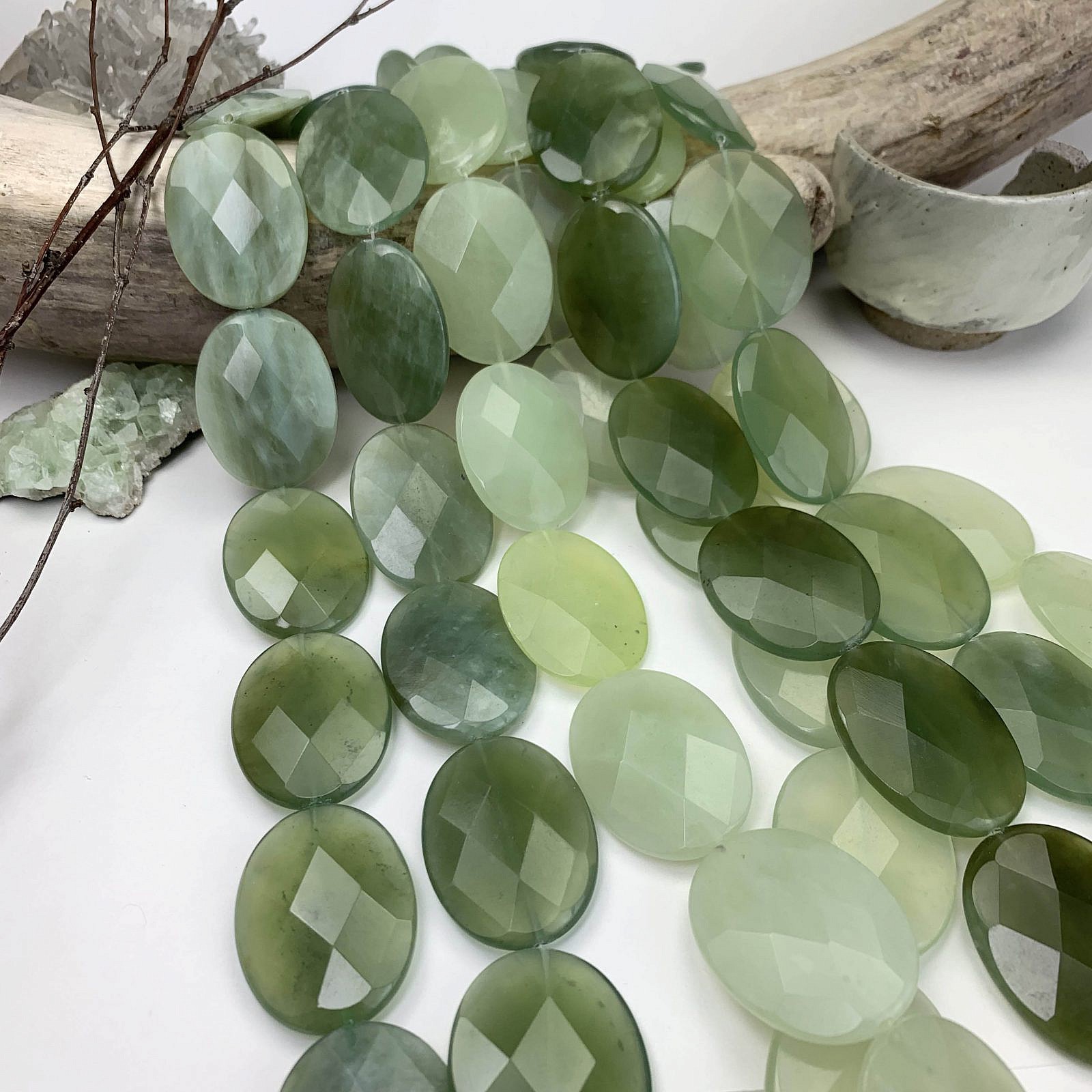 40x30mm Faceted Oval Serpentine (New Jade) Beads