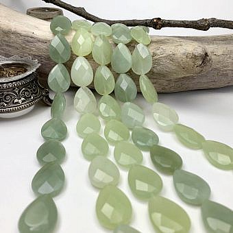25x18mm Faceted Teardrop Pear Serpentine (New Jade) Beads