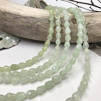 10x8mm Faceted Briolette Teardrop Serpentine (New Jade) Beads