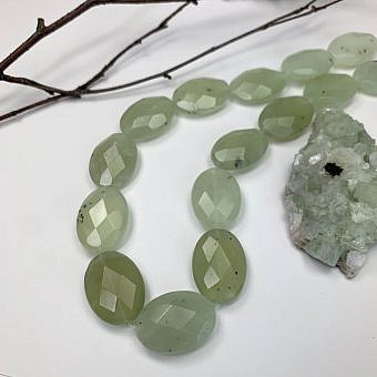 25x18mm Faceted Flat Oval Serpentine (New Jade) Beads