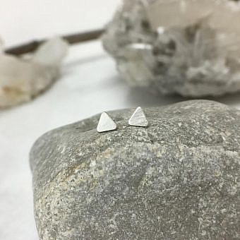 Alternative view of 4mm Yield Triangle Disc Blanks Studs Earrings Sterling Silver .925 Amoracast