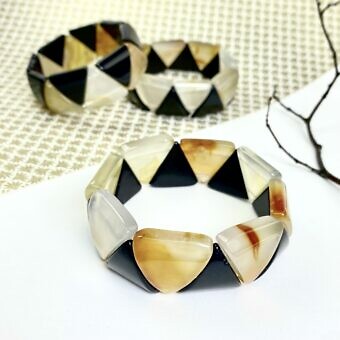 Onyx Triangle Stone Bracelet