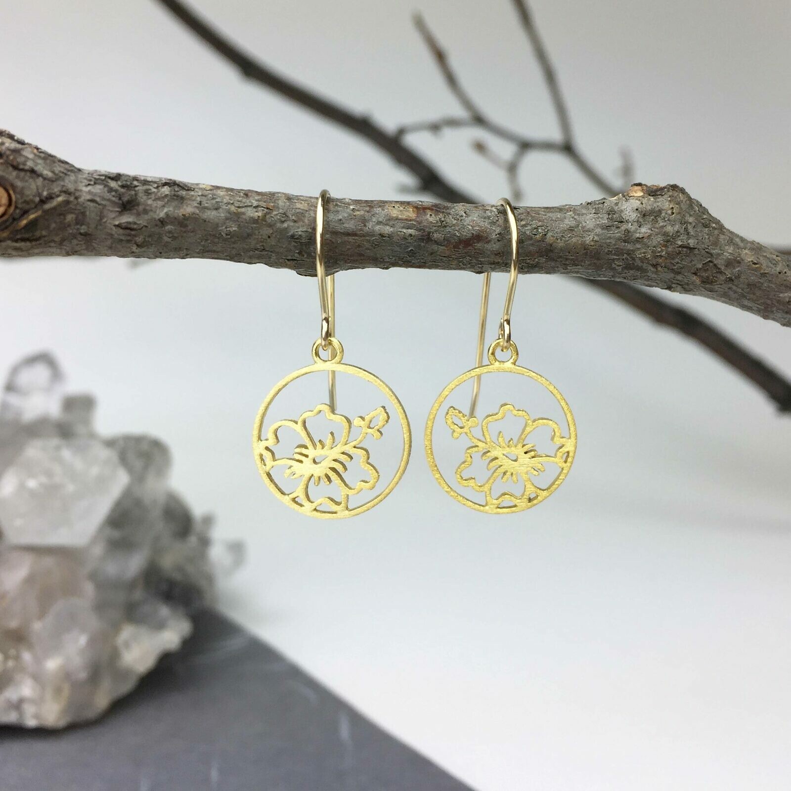 Hibiscus Flower Circle Frame Brushed 14kt Gold Vermeille Amoracast - Pendants Charms - Image 3