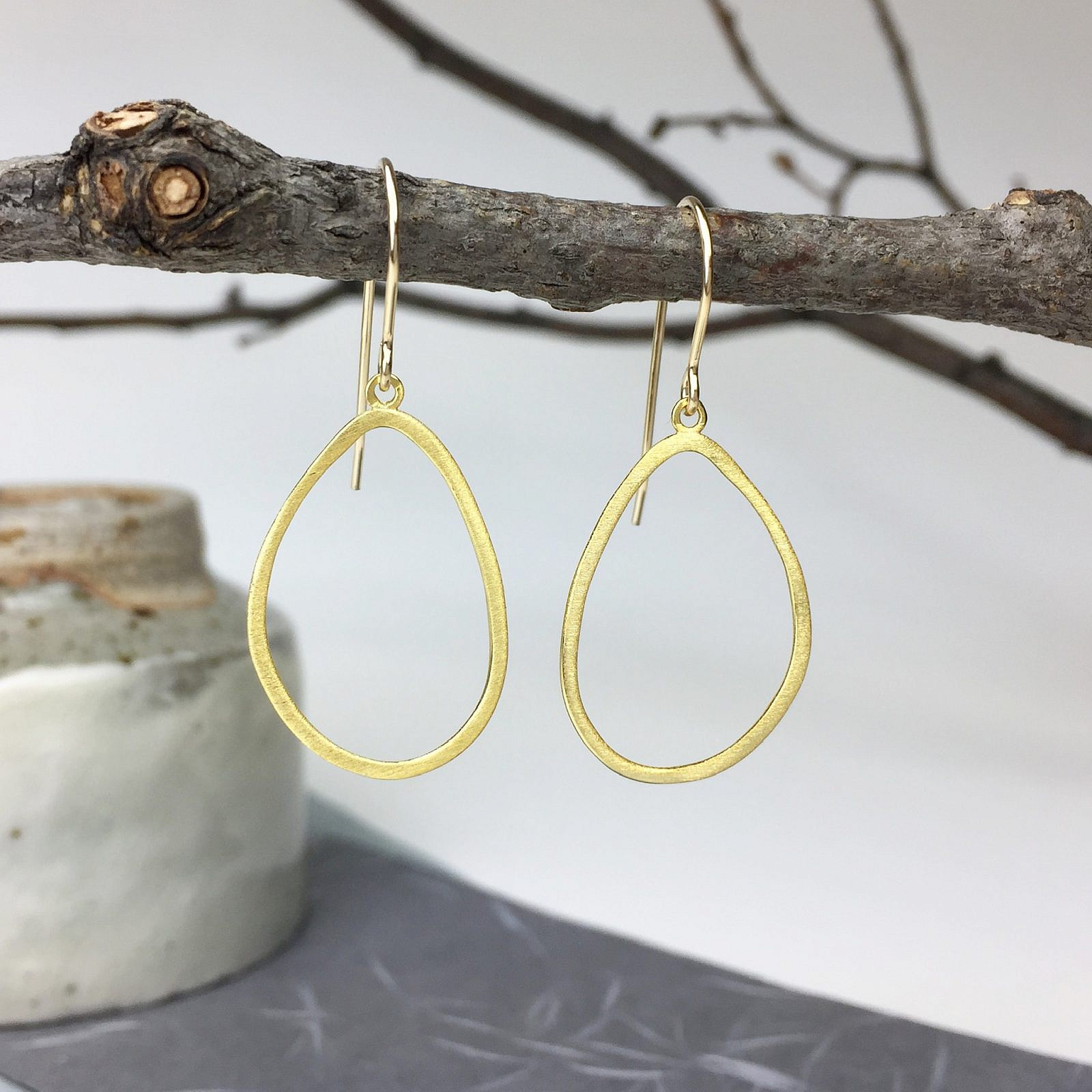 Avocado Frame Brushed 14kt Gold Vermeille Amoracast - Pendants - Image 3