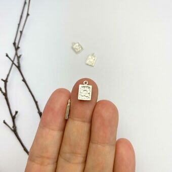 Alternative view of Rectangle Framed Daisy Flower Sterling Silver .925 - Pendants Charms