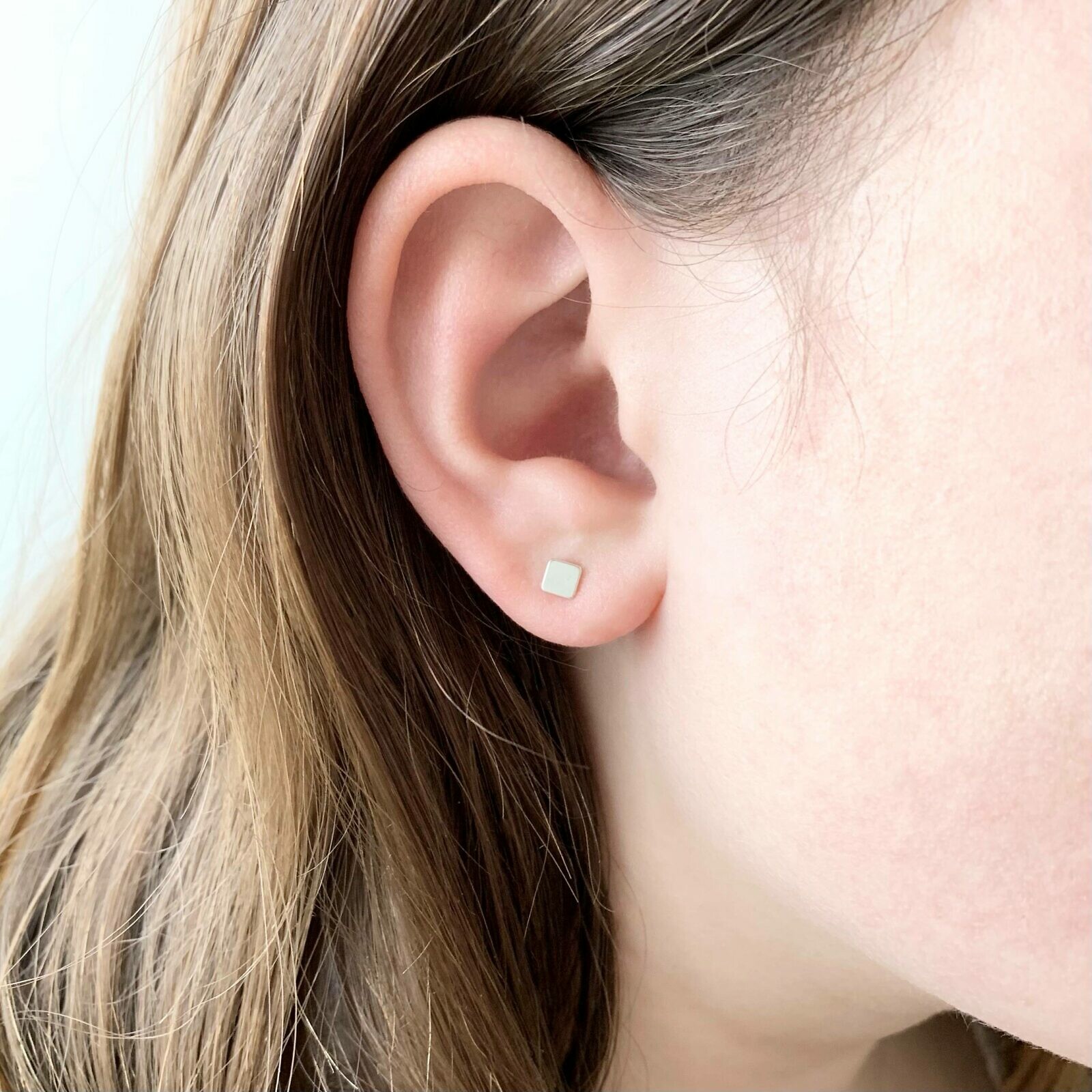 FE7QS-4mm-Old-Town-Square-Studs-Pad-Sterling-Silver-model