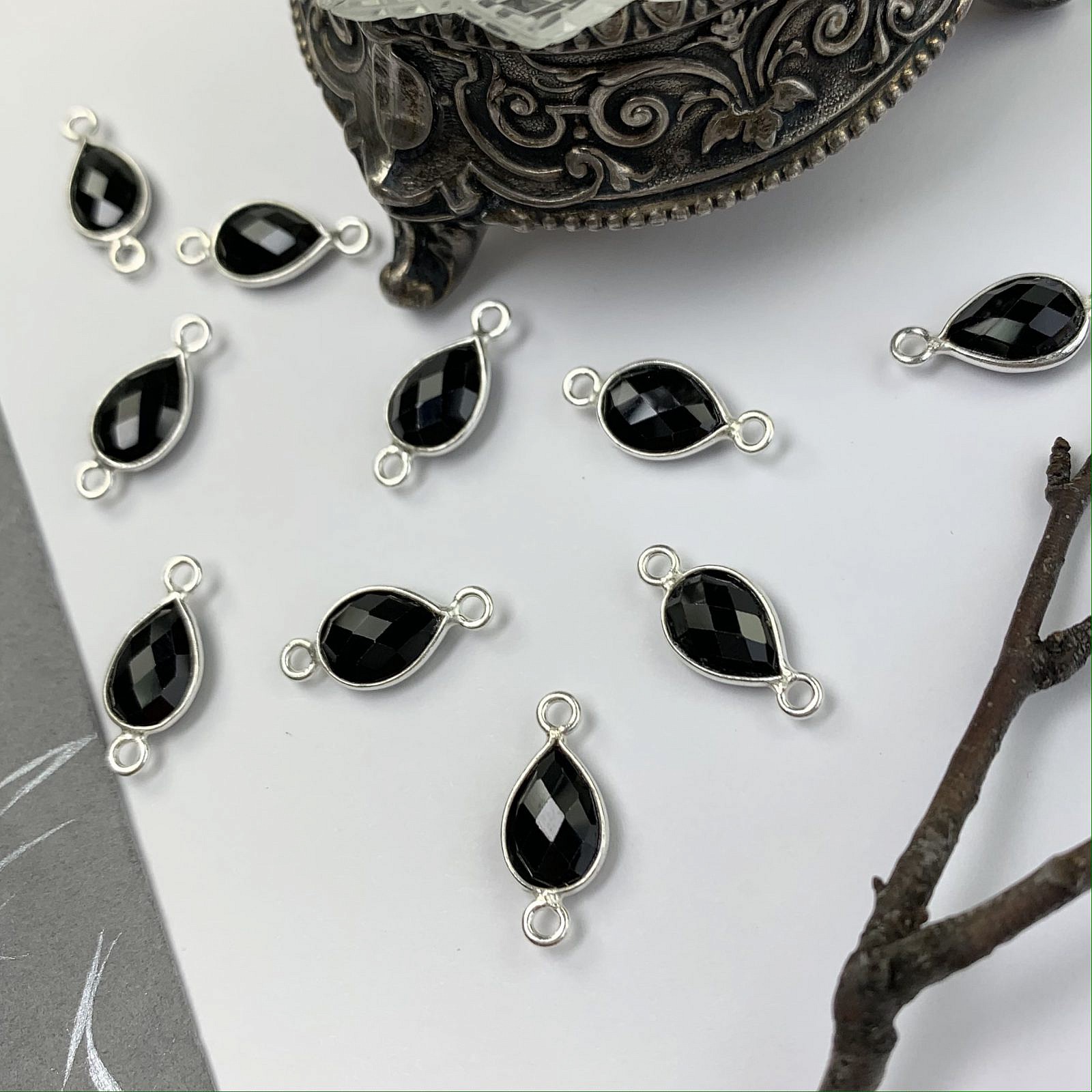 Black Spinel Teardrop Connector