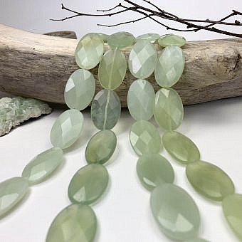 30x23mm Faceted Flat Oval Serpentine (New Jade) Beads