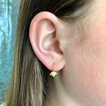 Alternative view of Deco Seashell Effortless Hooks Earrings Satin 14kt Gold Vermeille Amoracast