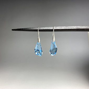 Alternative view of Small Pendulum Marquise with Adjustable Pin Hook Earrings Satin 14kt Gold Vermeille Amoracast