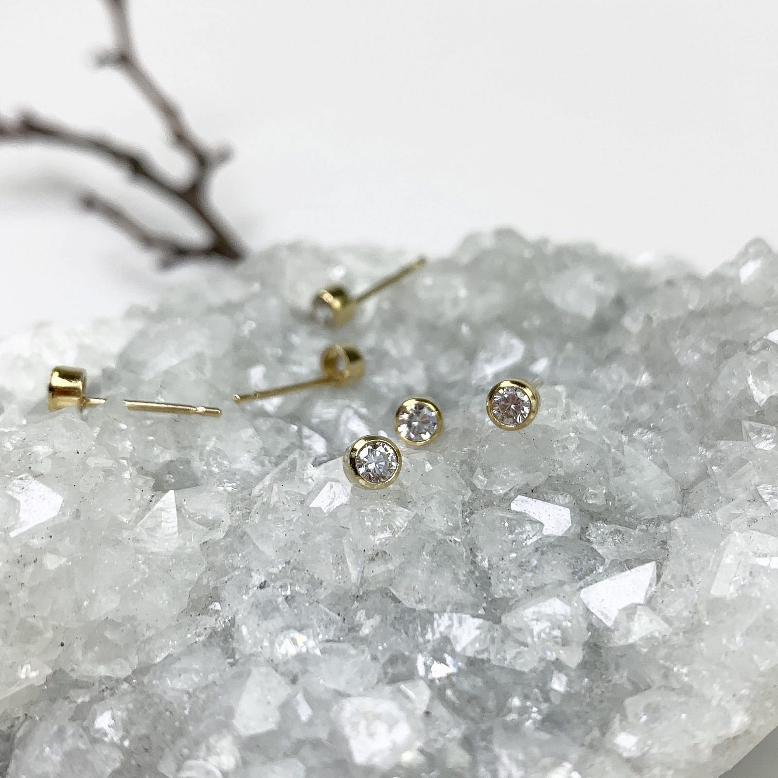Clear CZ studs earrings