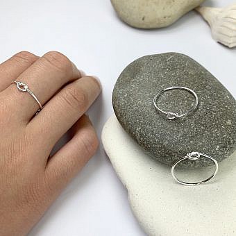 Classic Love Knot Stacking Ring Sterling Silver .925 Size 6