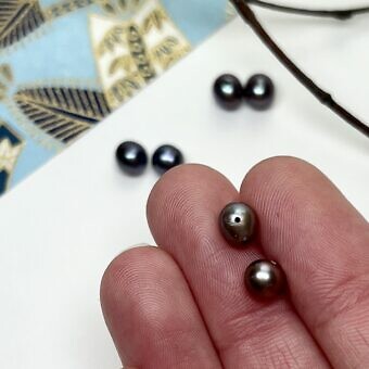 Alternative view of 5x5.5mm Dyed Purple Grey Potato Freshwater Pearls Paired Beads