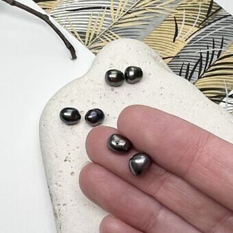 Alternative view of 6x7mm Dyed Peacock Potato Freshwater Pearls Paired Beads