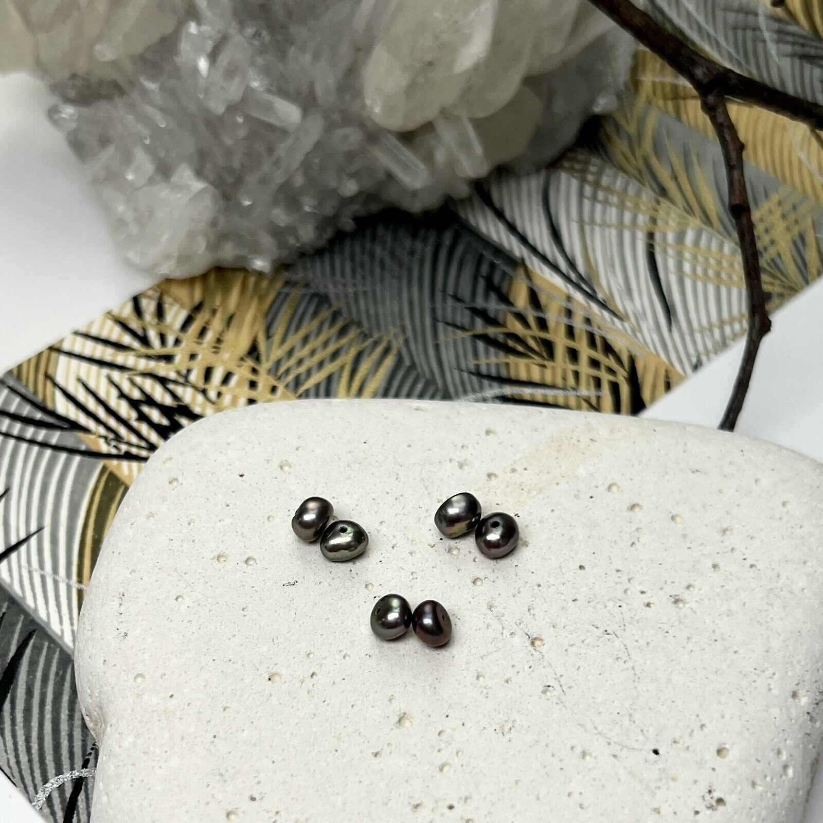 peacock rondele paired pearls