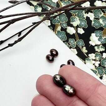 Alternative view of 6x8.5mm Dyed Peacock Rice Freshwater Pearls Paired Beads