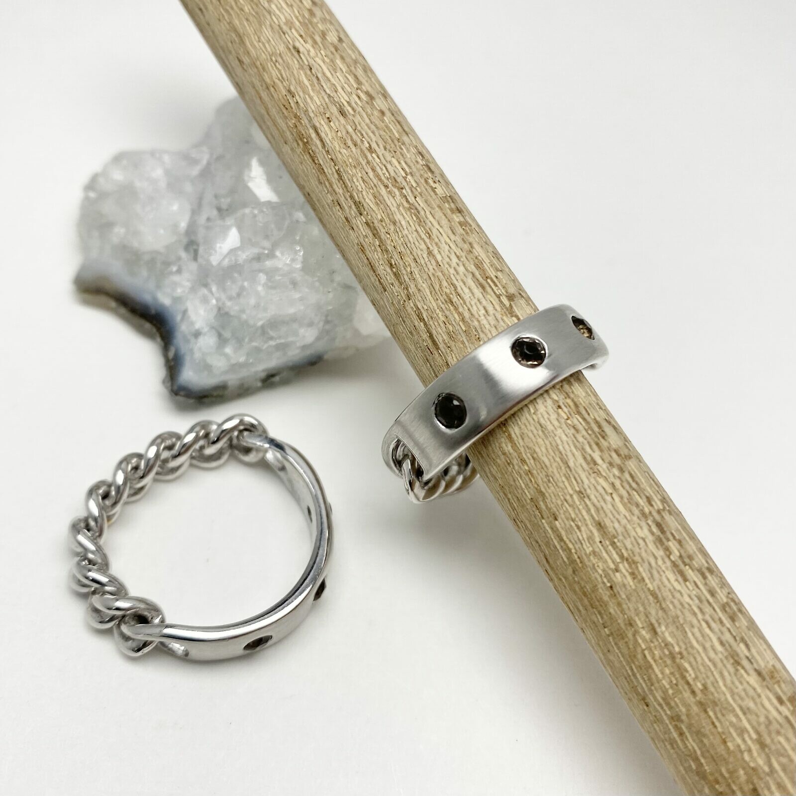 Triplet Curb Chain Rings with 3 Stones Brushed Rhodium Plated Sterling Silver .925 - Image 4