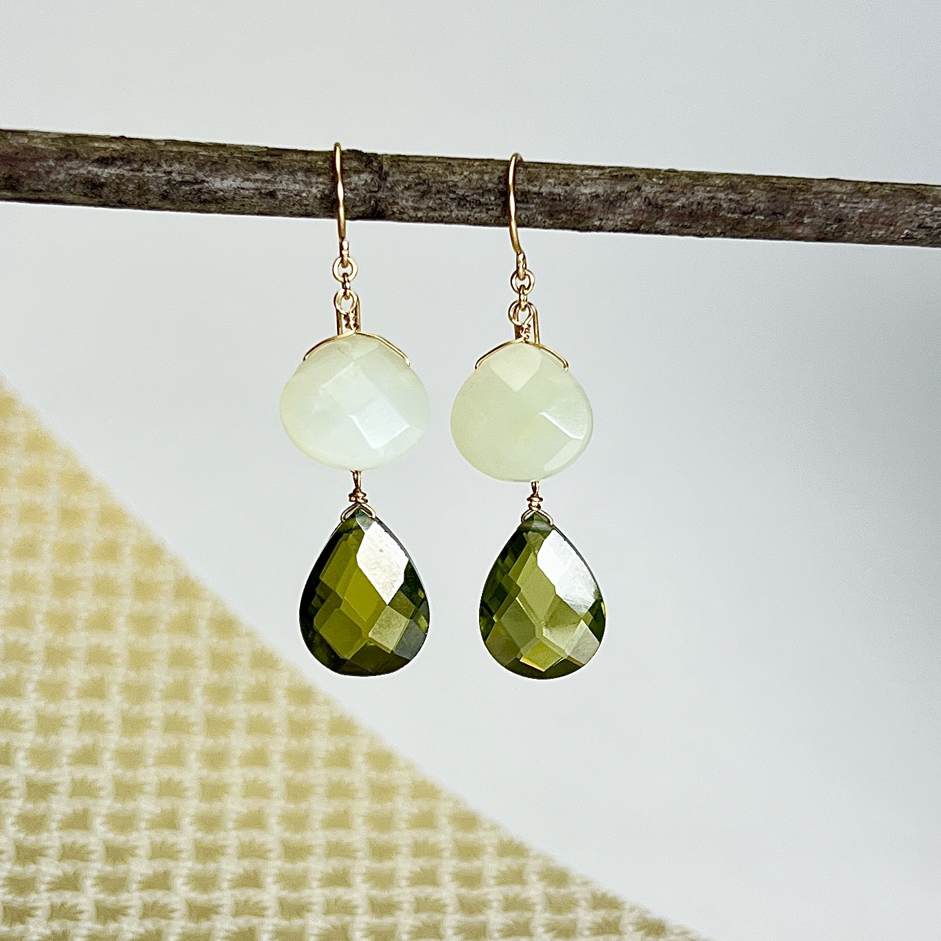 13mm Serpentine (New Jade) Paired Faceted Sweetheart Drop Top Drilled Beads - Image 3