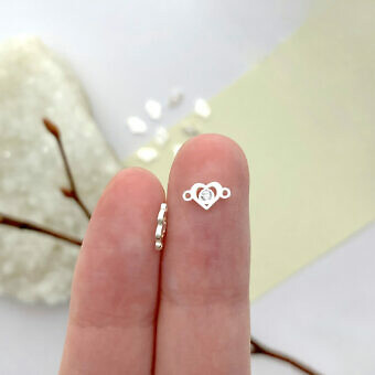 foh1s-heart-with-clear-cz-crystal-sterling-silver-925-connector-pendant-charm-hand_2