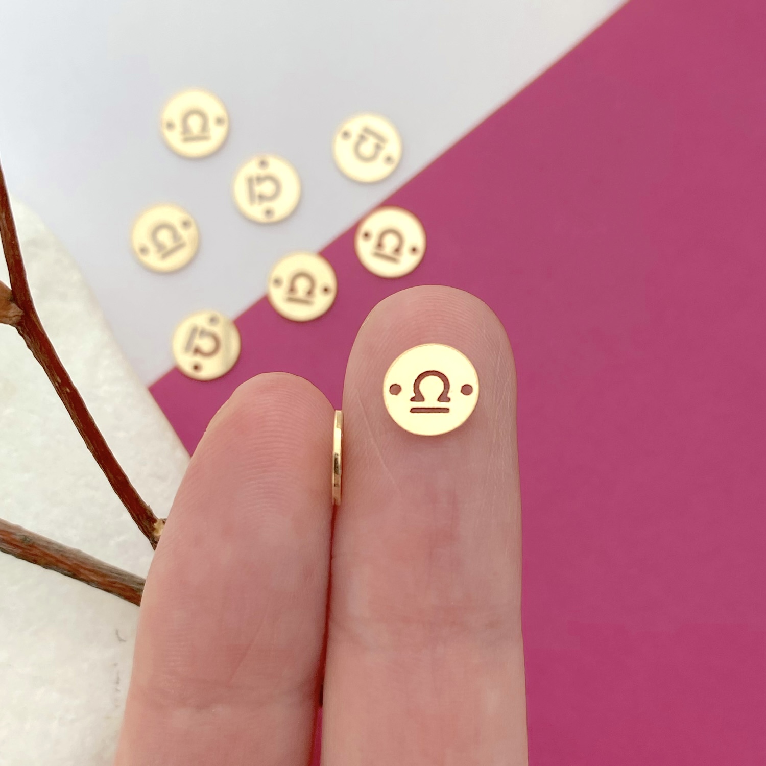 foj6g-libra-round-disclibra-round-disc-zodiac-14kt-gold-filled-connector-pendant-charm14kt-gold-filled-connector-pendant-charm-hand