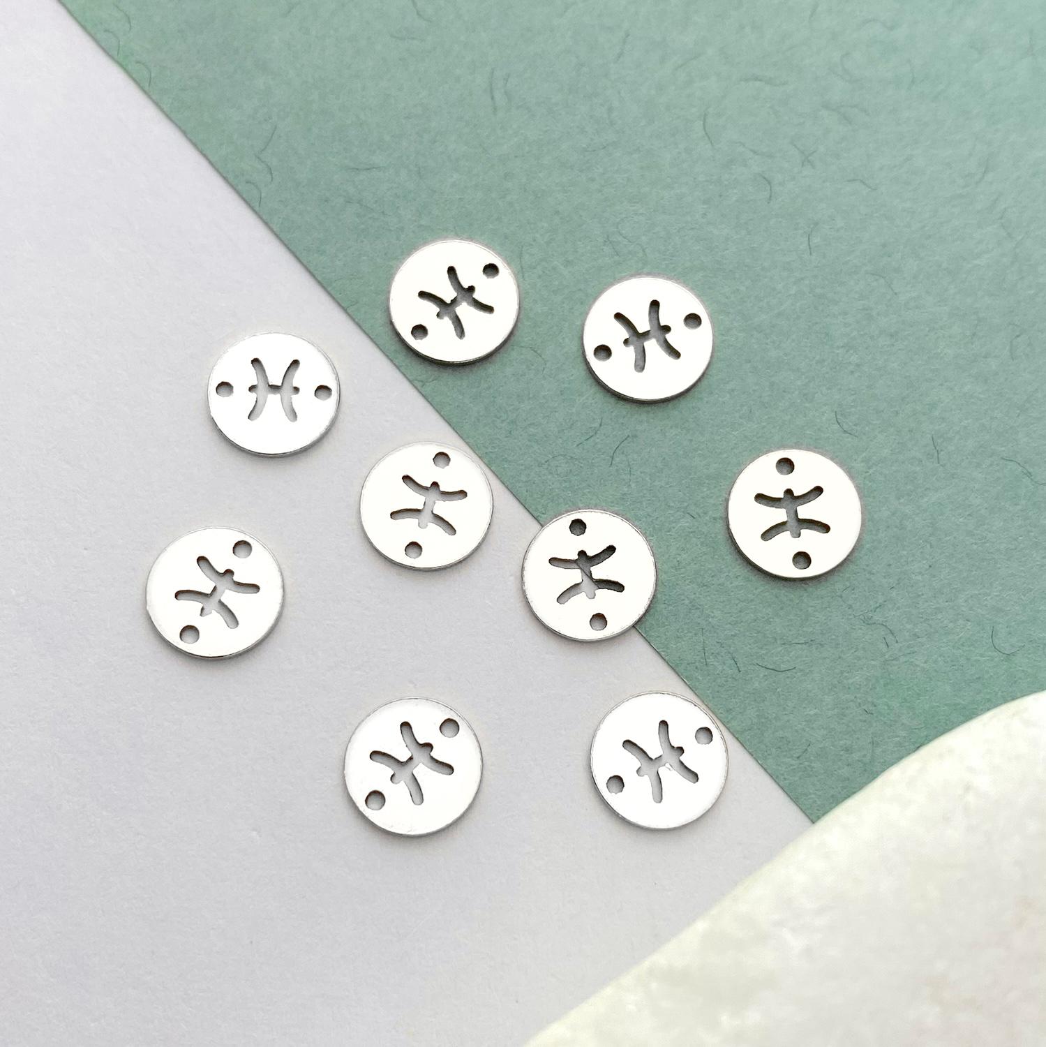 fok1s-pisces-round-disc-zodiac-sterling-silver-925-connector-pendant-charm
