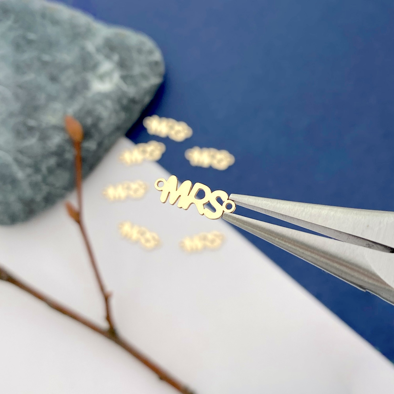 fon1g-mrs-script-14kt-gold-filled-connector-pendant-charm-pliers