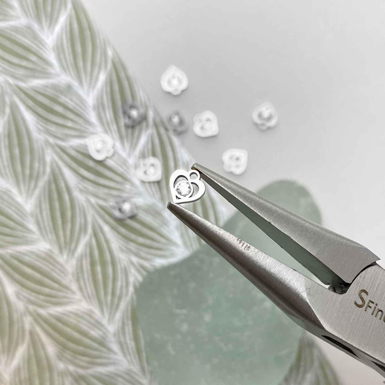 fhi1s-heart-with-2mm-clear-cz-crystal-sterling-silver-925-pendant-charm-pliers