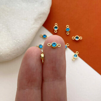 fow3g-3mm-bright-blue-round-bezel-set-cz-crystal-14kt-gold-filled-birthstones-connector-pendant-charm-december-hand