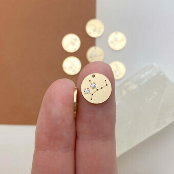 fom0g-virgo-zodiac-constellation-disc-with-2mm-clear-cz-14kt-gold-filled-pendant-charm-hand