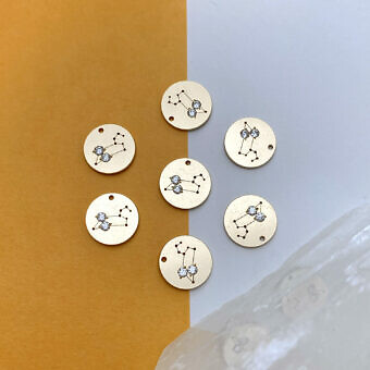 leo charms