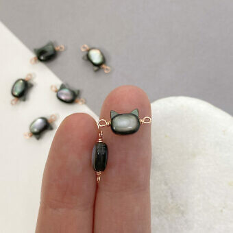 foabo-rgf-black-cat-mother-of-pearl-in-14kt-rose-gold-filled-connectors-pendants-charms-hand
