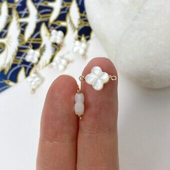 fobao-rgf-8mm-white-clover-mother-of-pearl-in-14kt-rose-gold-filled-connectors-pendants-charms-hand