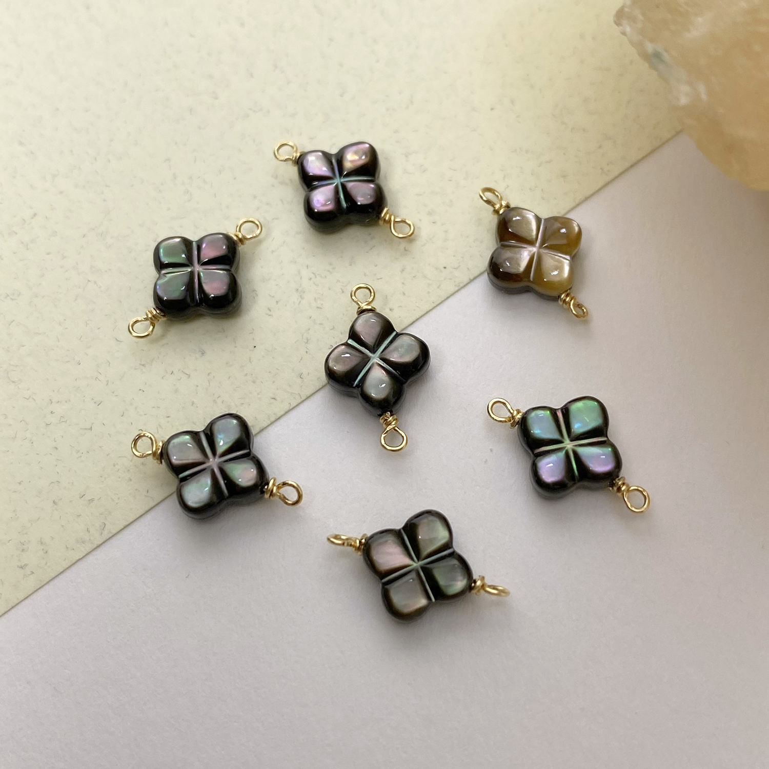 fobbg-8mm-black-clover-mother-of-pearl-in-14kt-gold-filled-connectors-pendants-charms