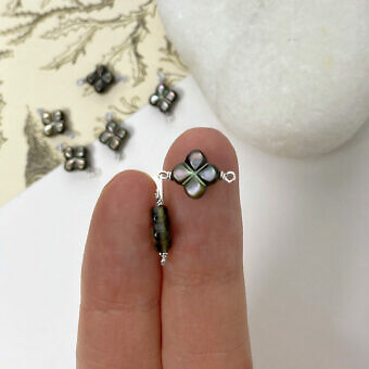 fobbs-8mm-black-clover-mother-of-pearl-in-sterling-silver-925-connectors-pendants-charms-hand