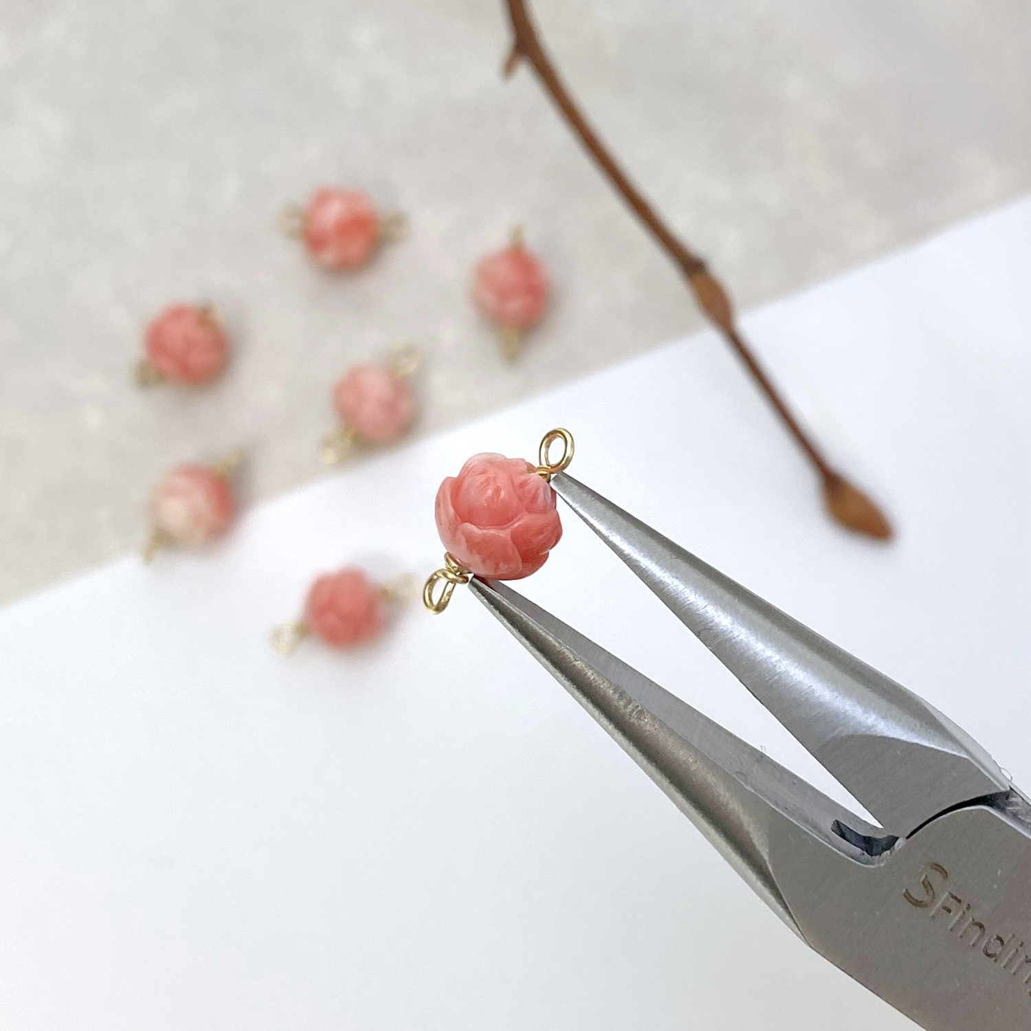fobfg-molded-pink-lotus-mother-of-pearl-in-14kt-gold-filled-pendants-charms-pliers