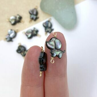 fobmg-black-dog-mother-of-pearl-in-14kt-gold-filled-connectors-pendants-charms-hand