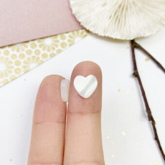 Alternative view of 10mm White Heart Mother of Pearl Beads
