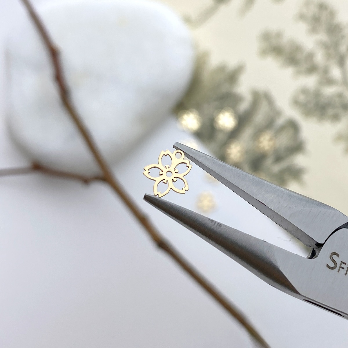fhm9g-sakura-blossom-14kt-gold-filled-pendants-charms-pliers