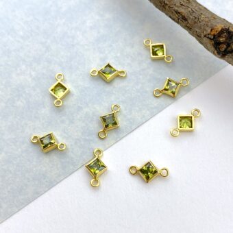 foa07g-3mm-light-green-diamond-bezel-set-cz-crystal-14kt-gold-filled-birthstones-connector-pendant-charm-august