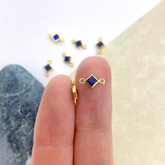 foa08g-3mm-deep-blue-diamond-bezel-set-cz-crystal-14kt-gold-filled-birthstones-connector-pendant-charm-september-hand