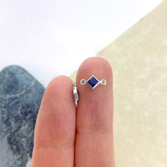 foa08s-3mm-deep-blue-diamond-bezel-set-cz-crystal-sterling-silver-925-birthstones-connectors-pendants-charms-september-hand